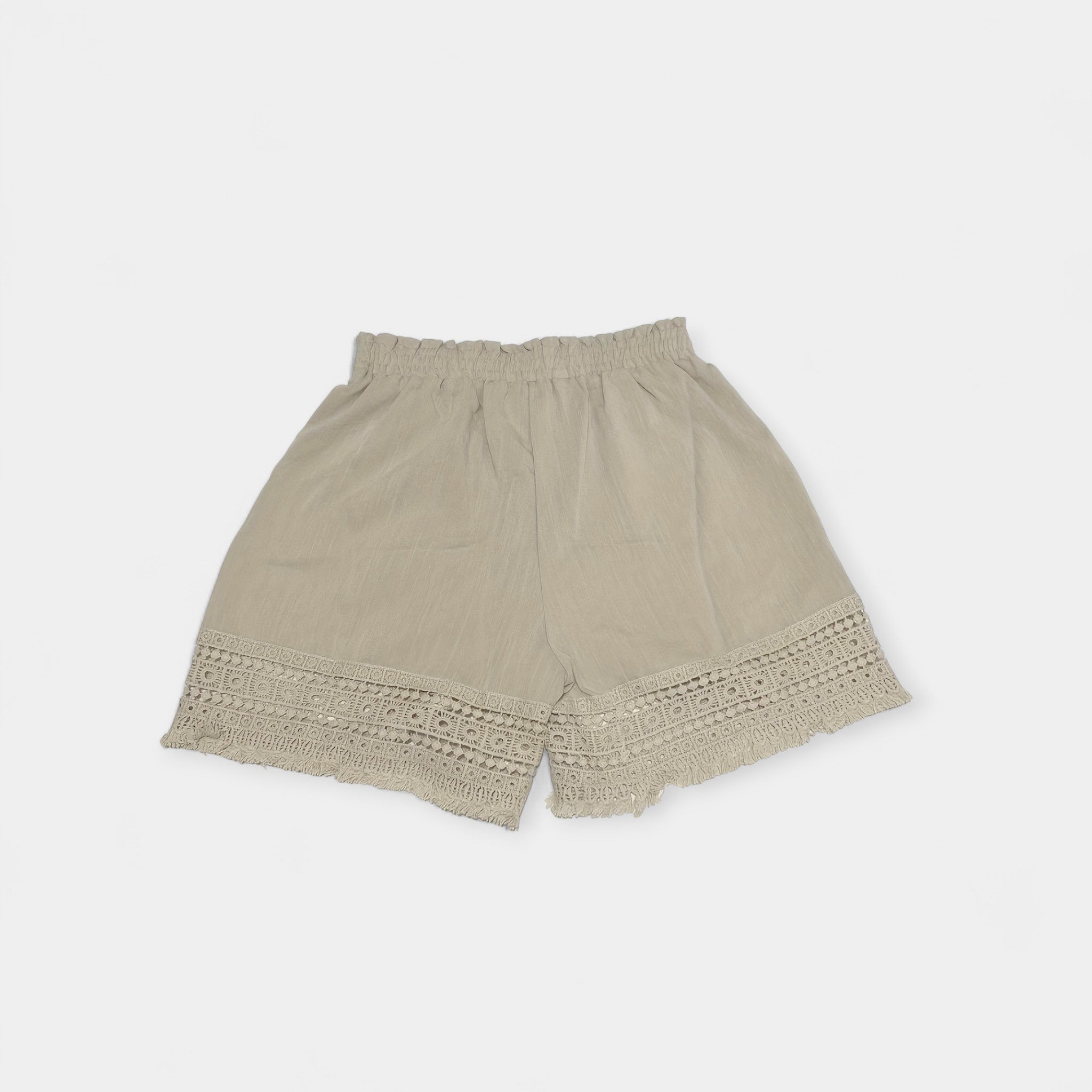 Shorts med blonder
