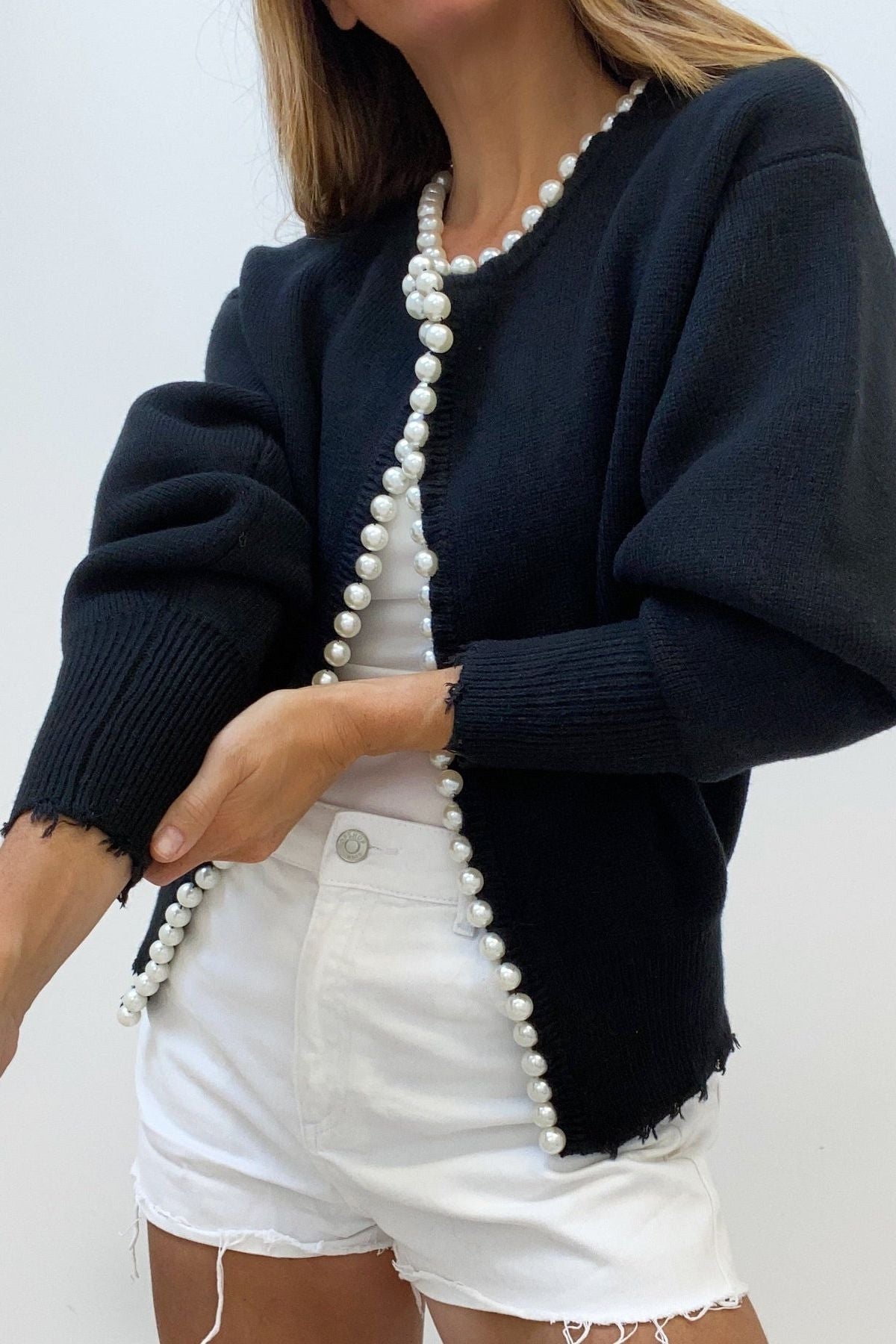 Cropped cardigan med perleknapper