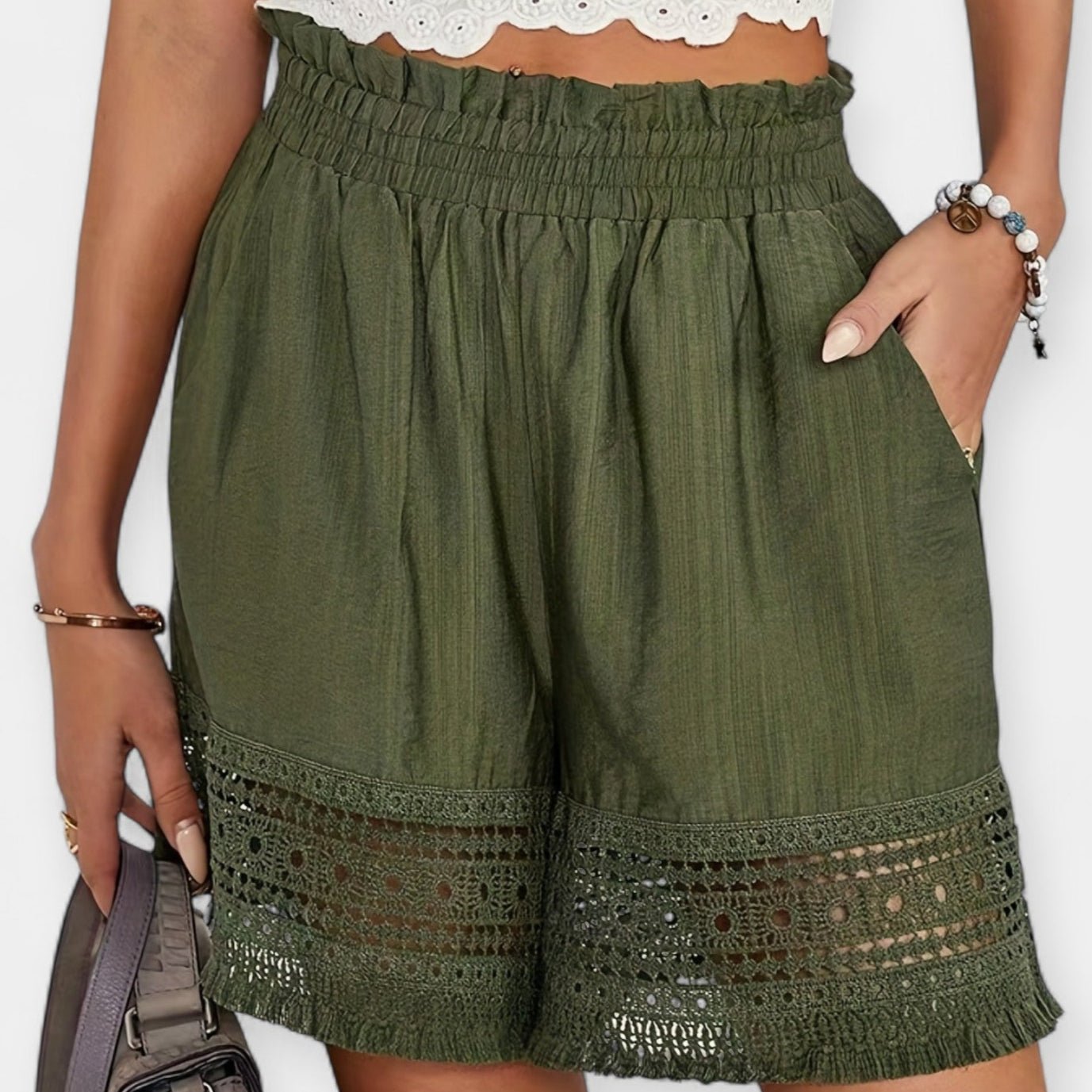 Shorts med blonder