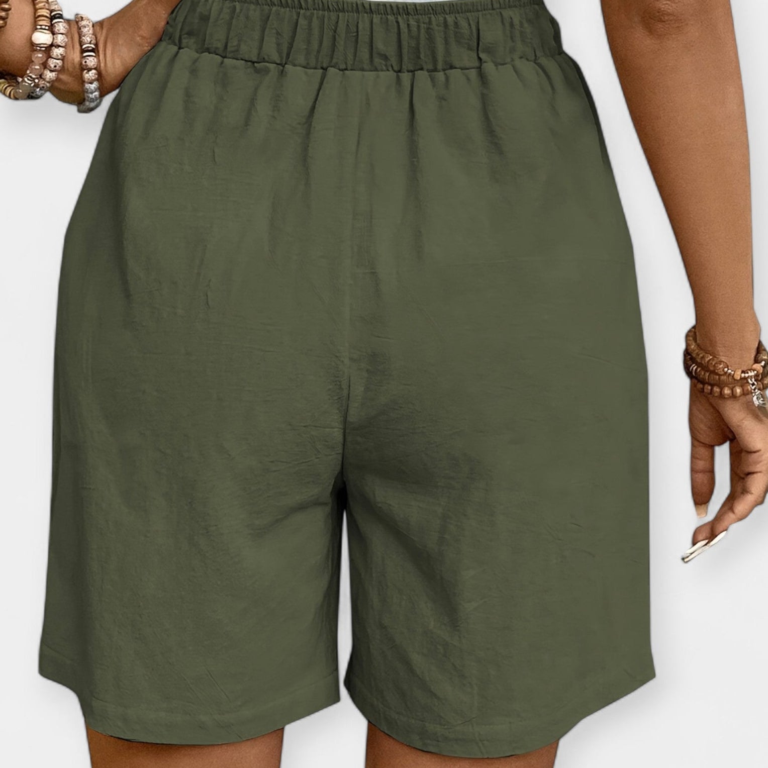Luftige shorts med glans