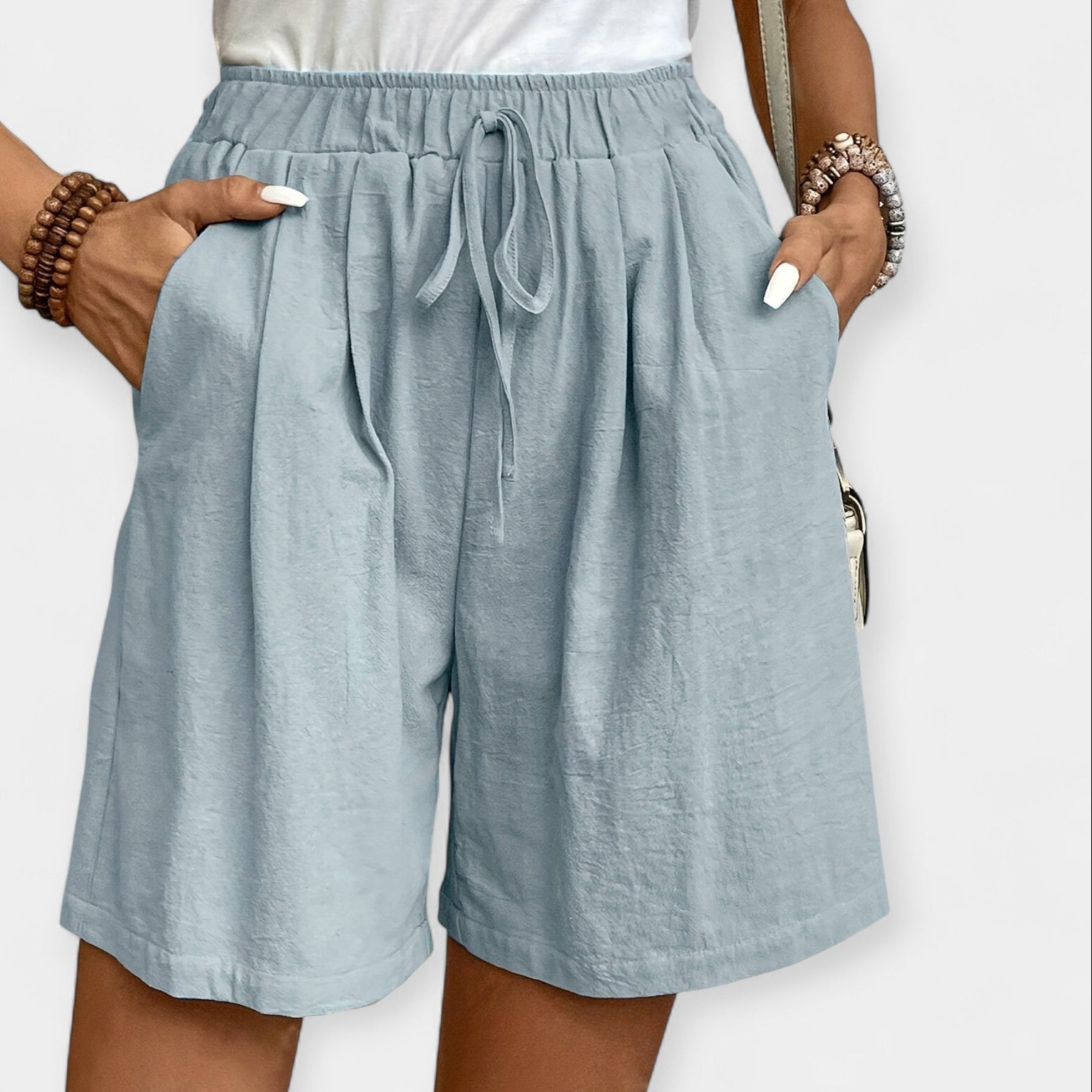 Luftige shorts med glans