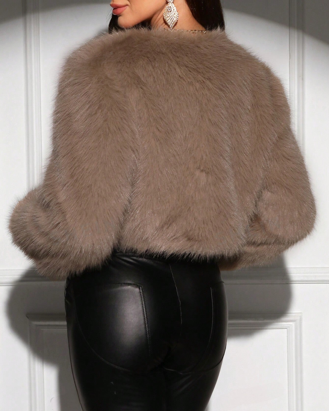 Cropped kunstpelsjakke
