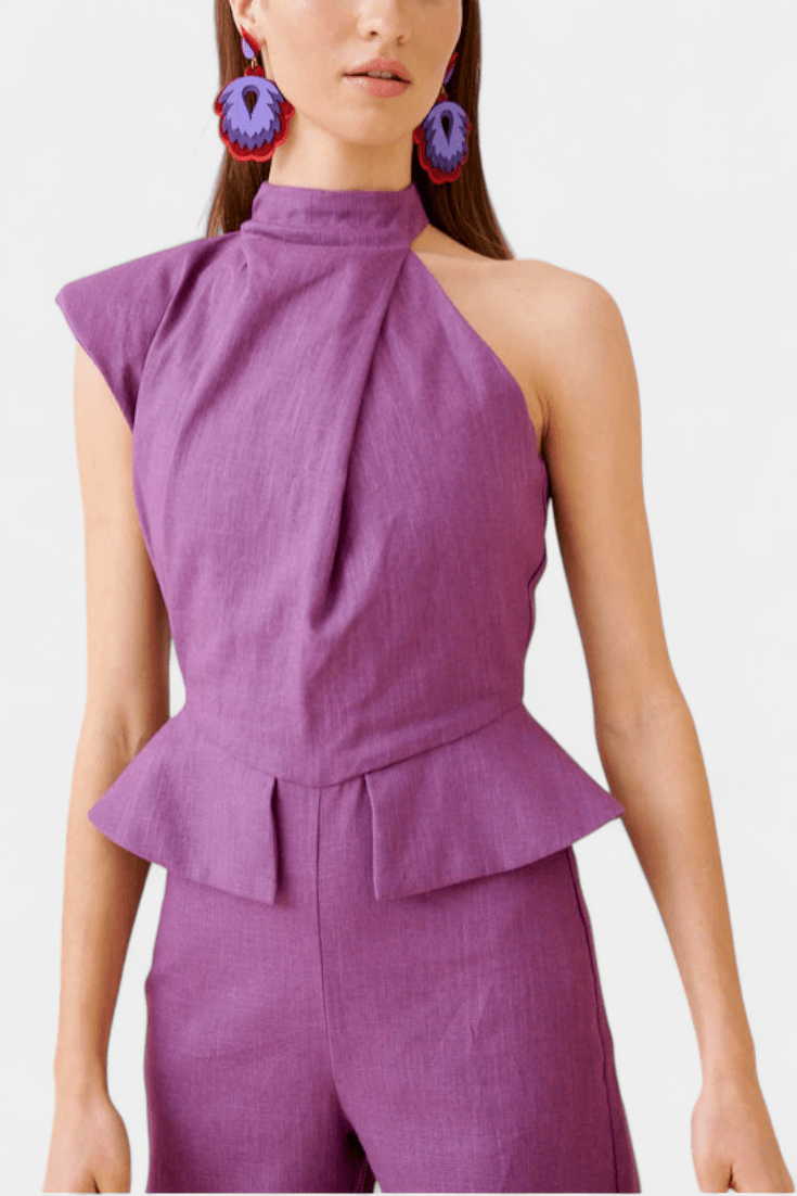 Heldragt med asymmetrisk skulder